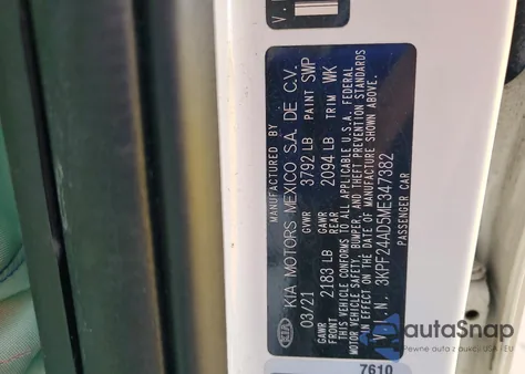 2021 Kia Forte Fe z USA, uszkodzony, nr VIN 3KPF24AD5ME347382